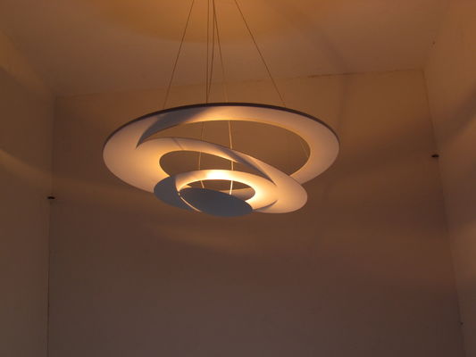 Tegenhanger van het de Doek de Witte Plafond van binnenhuisarchitectuurapple voor Banketzaal